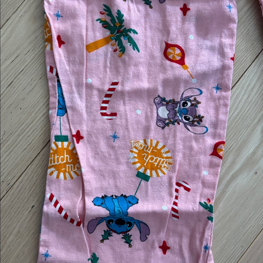 Stitch Xmas PJ set - Picture 5 of 7